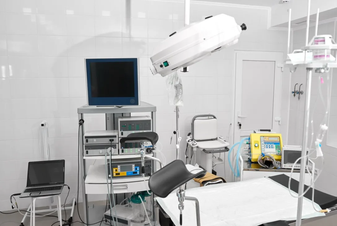 room in hospital with all types of medical equipment