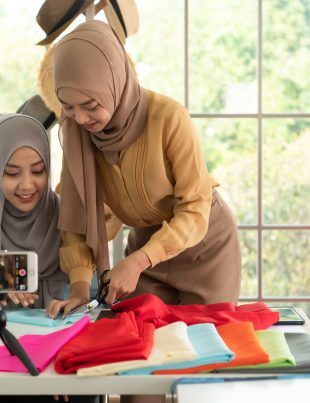 posting hijab online for hijab store online